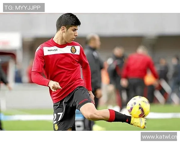 巴萨的未来之星?挪威20岁边锋努萨,一场关于天赋与梦想的蓝色狂想曲 巴萨的未来之星?挪威20岁边锋努萨,一场关于天赋与梦想的蓝色狂想曲