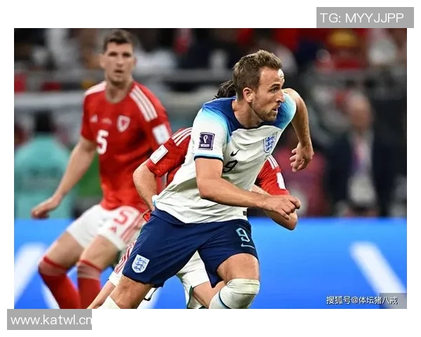 越级降维打击?探秘英格兰第七级别联赛的“球场天花板”——赫德尼斯福德的职业化雄心 越级降维打击?探秘英格兰第七级别联赛的“球场天花板”——赫德尼斯福德的职业化雄心